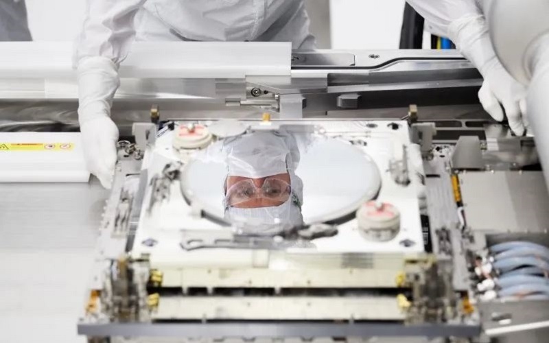 ASML EUV литограф