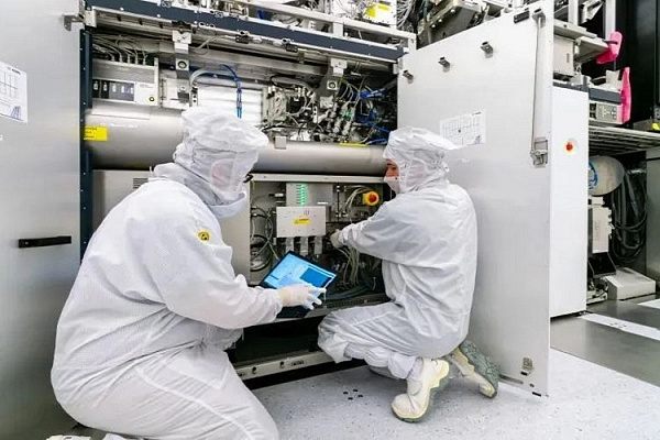 Прорыв вопреки всему: Как бывшие инженеры ASML совершили дерзкий рывок в сердце китайской полупроводниковой индустрии!